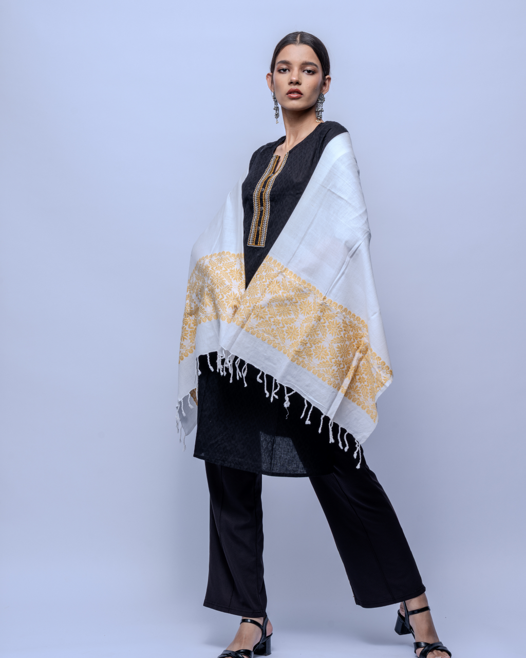 Ivory yellow cotton Stole