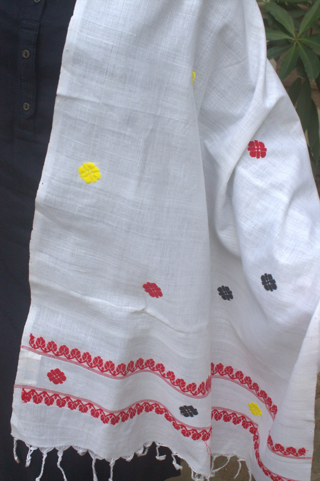 White multicolored cotton stole